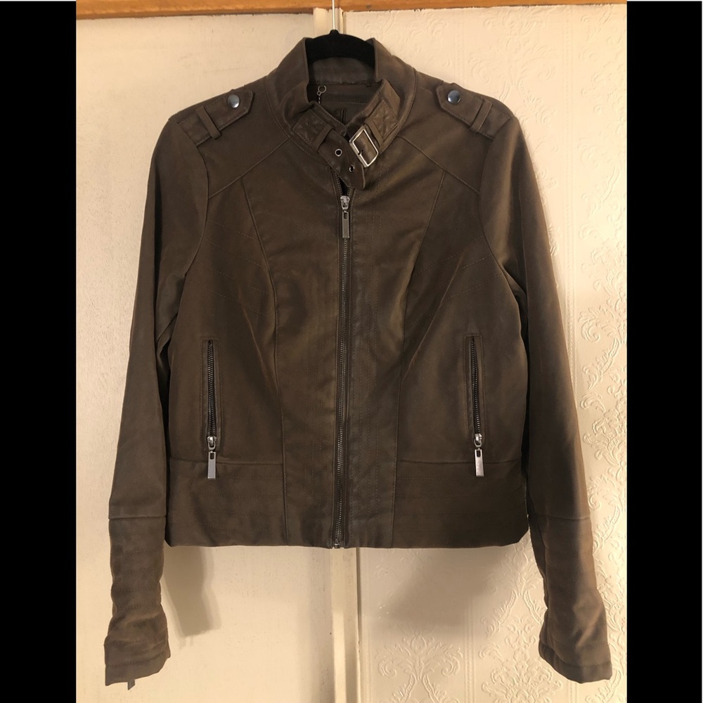 ᒍOᑌ ᒍOᑌ ᗷᖇOᗯᑎ ᔕᑌᗴᗪᗴ/ᖴᗩᑌ᙭ ᒪᗴᗩTᕼᗴᖇ ᗰOTO ᒍᗩᑕKᗴT